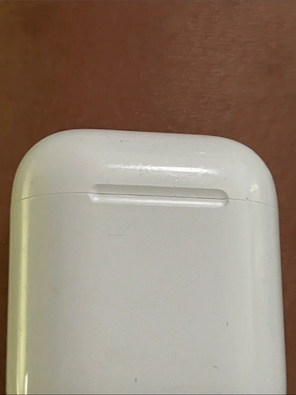 Apple White Wireless Earbuds with Charging Case (White)